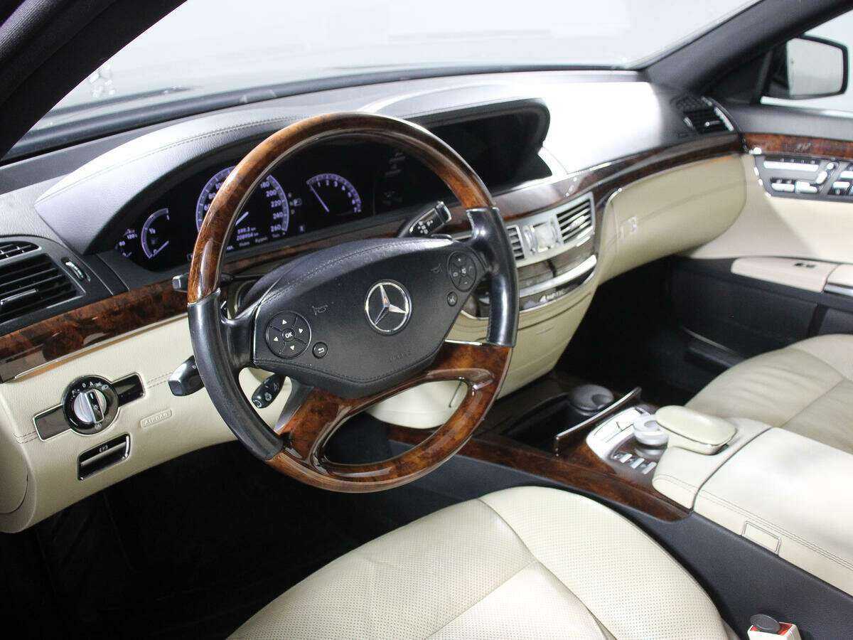 Mercedes-Benz S-Класс 2011
