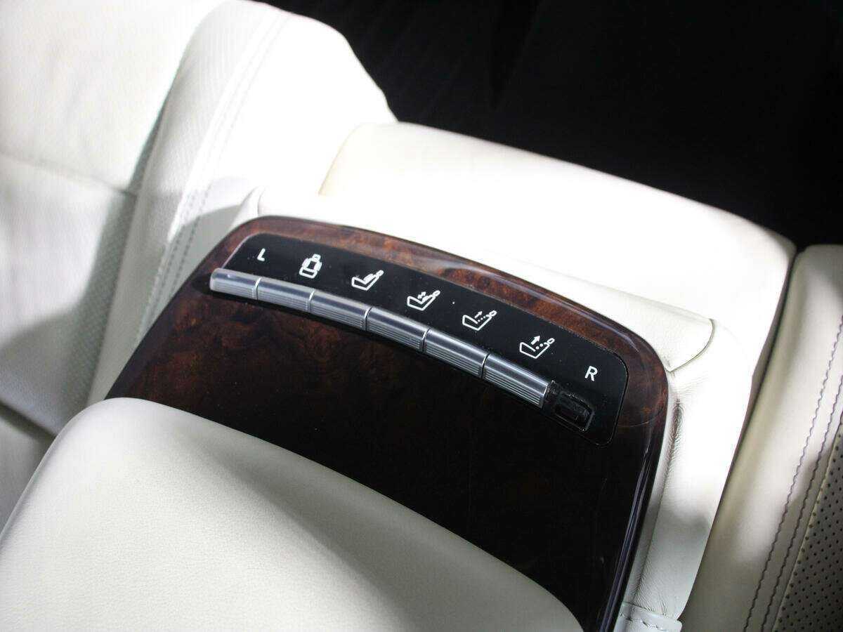 Mercedes-Benz S-Класс 2011