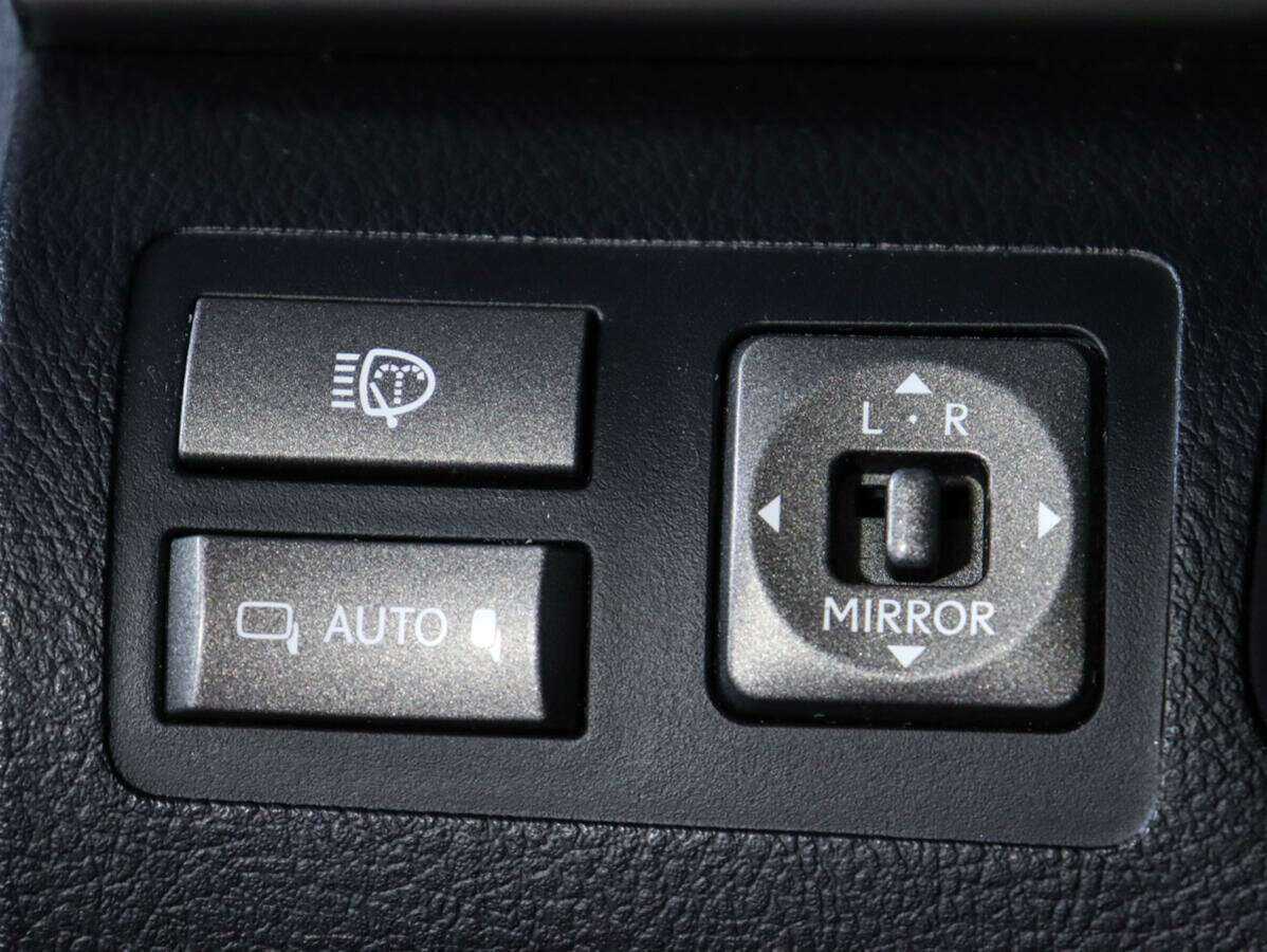 Lexus LX 2012