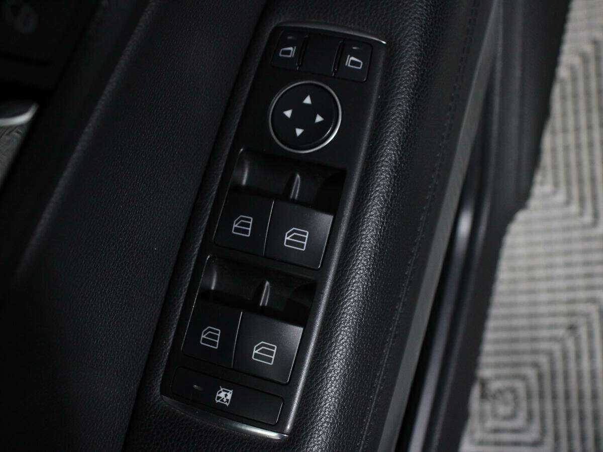 Mercedes-Benz E-Класс 2013