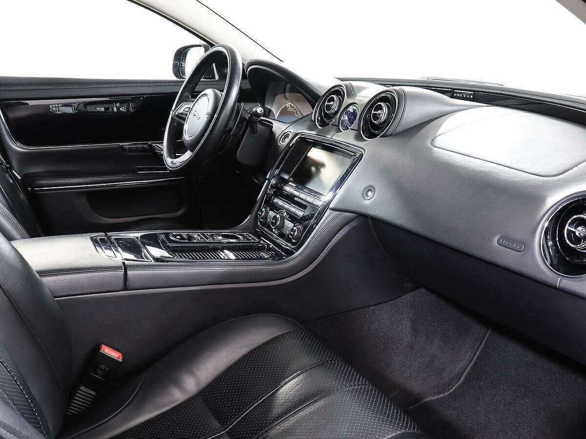 Jaguar XJ 2013
