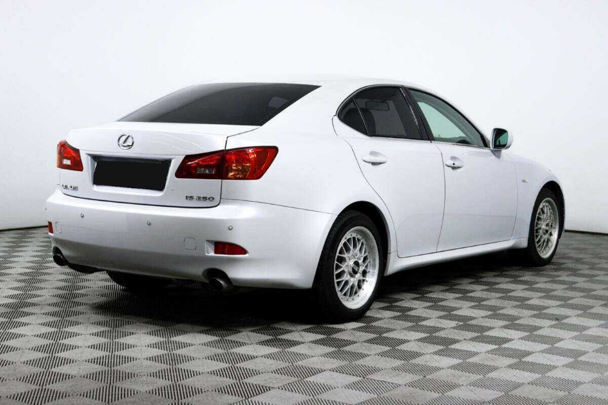 Lexus IS