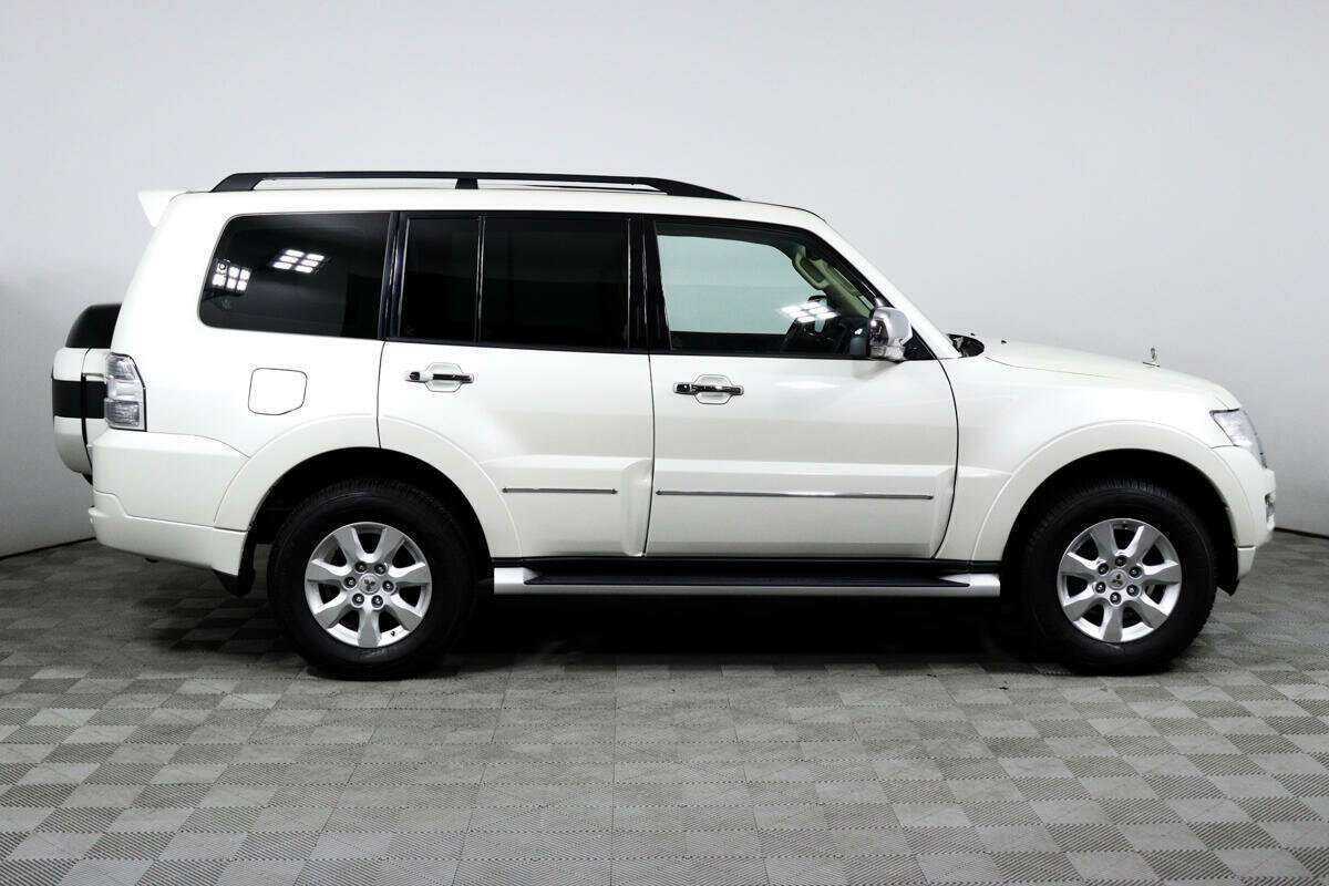 Mitsubishi Pajero 2021
