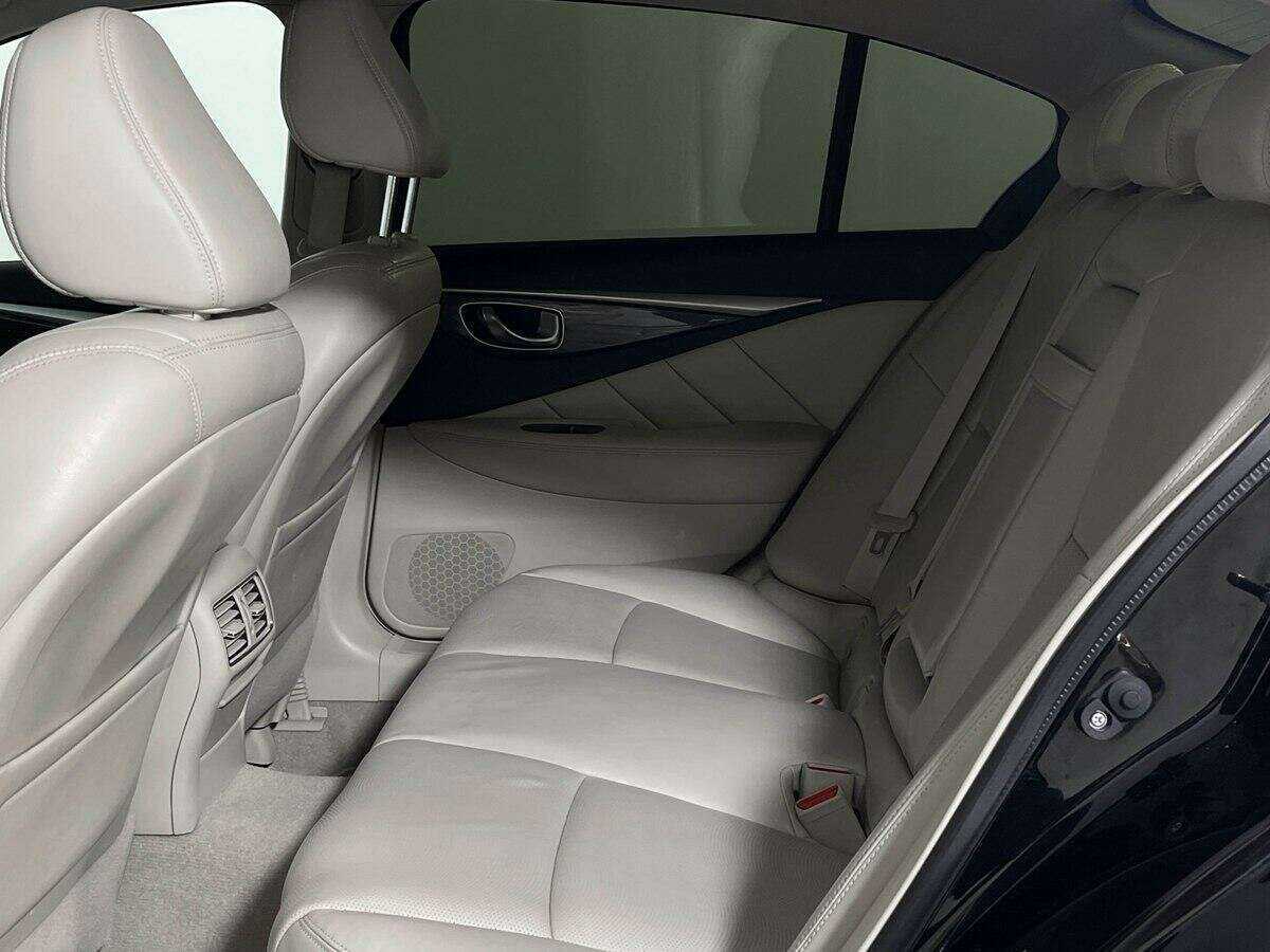 Infiniti Q50 2015
