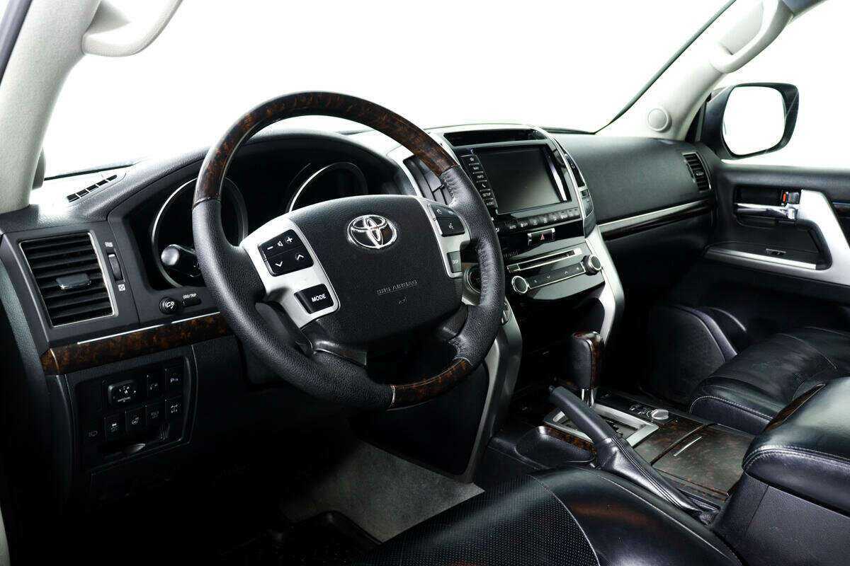 Toyota Land Cruiser 2012