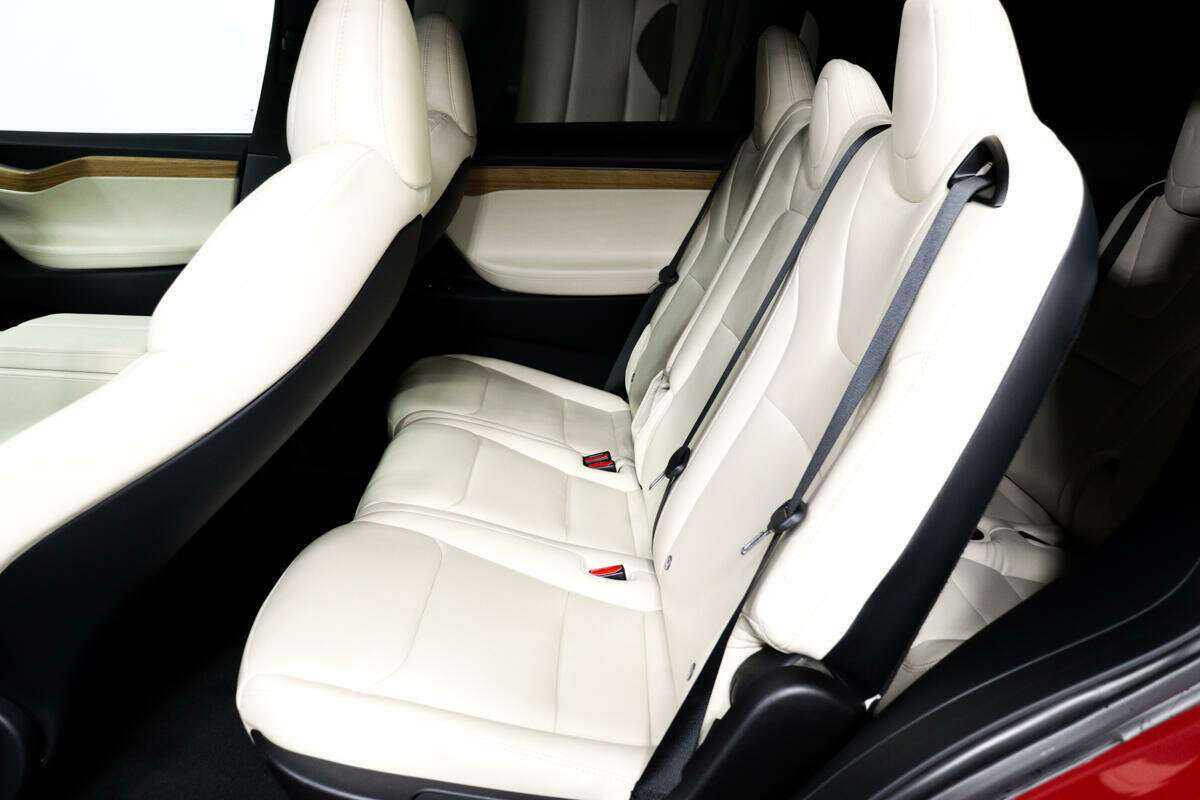 Tesla Model X 2019