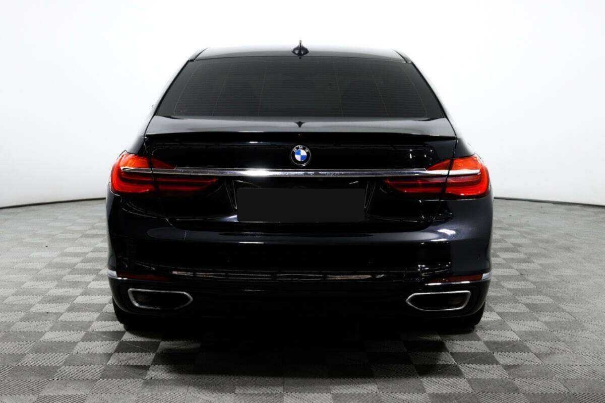 BMW 7 серии 2017
