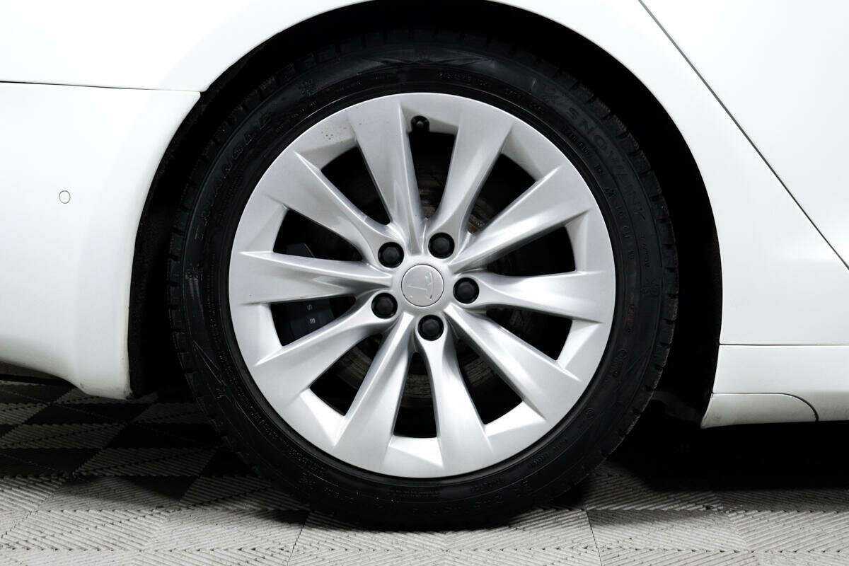 Tesla Model S 2018