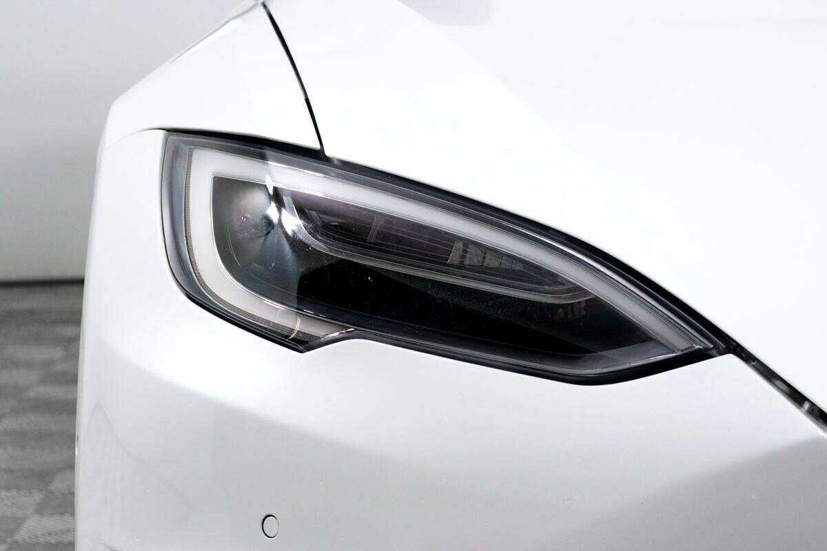 Tesla Model S 2018