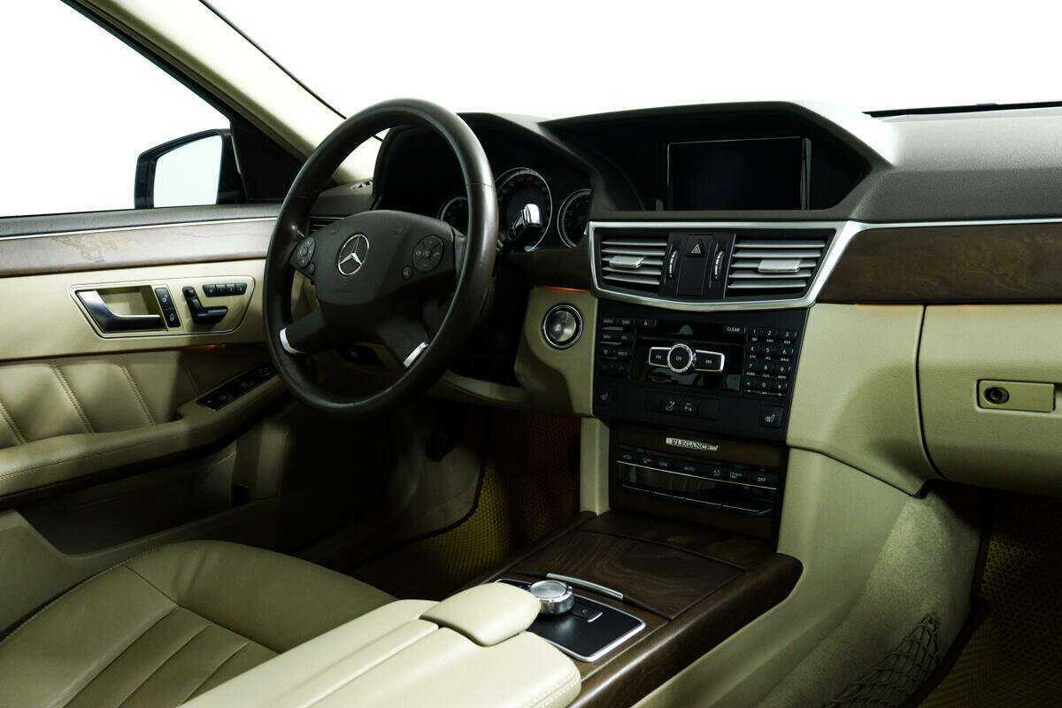 Mercedes-Benz E-Класс 2012