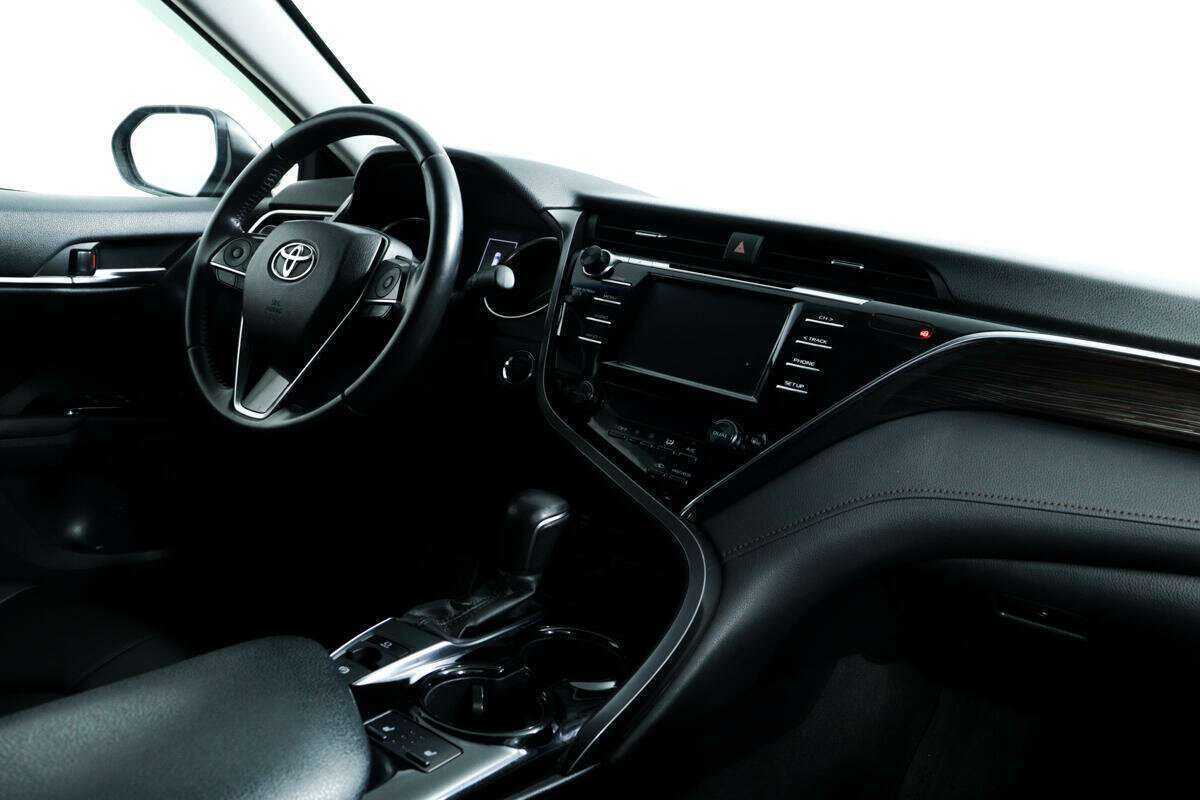 Toyota Camry 2019