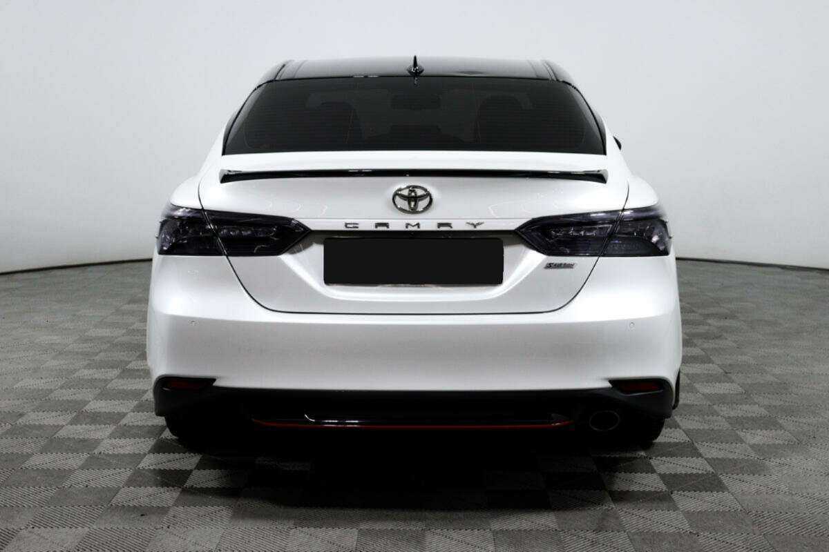 Toyota Camry 2021
