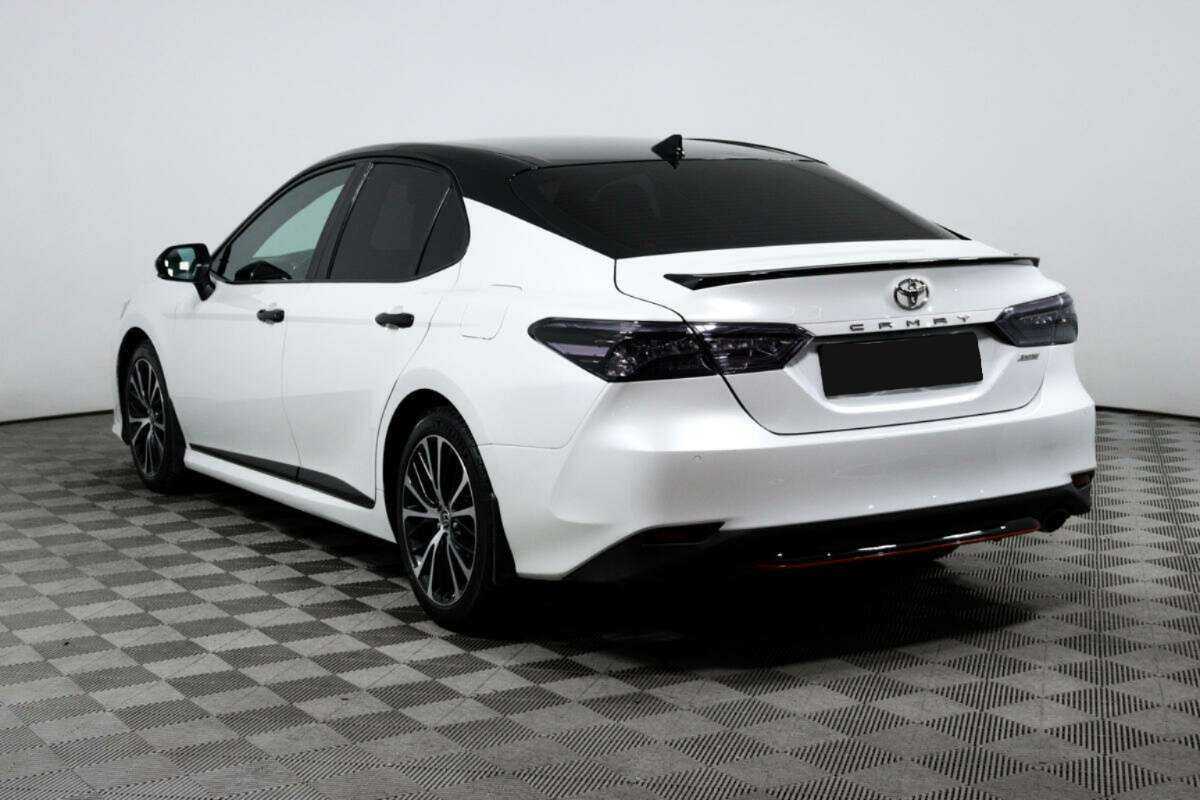 Toyota Camry 2021