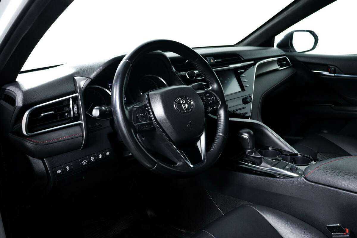 Toyota Camry 2021