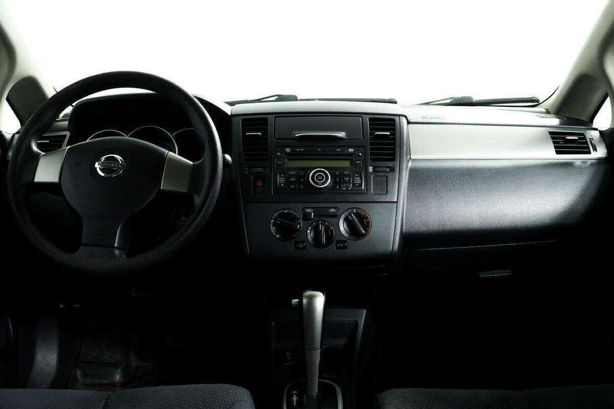 Nissan Tiida 2010