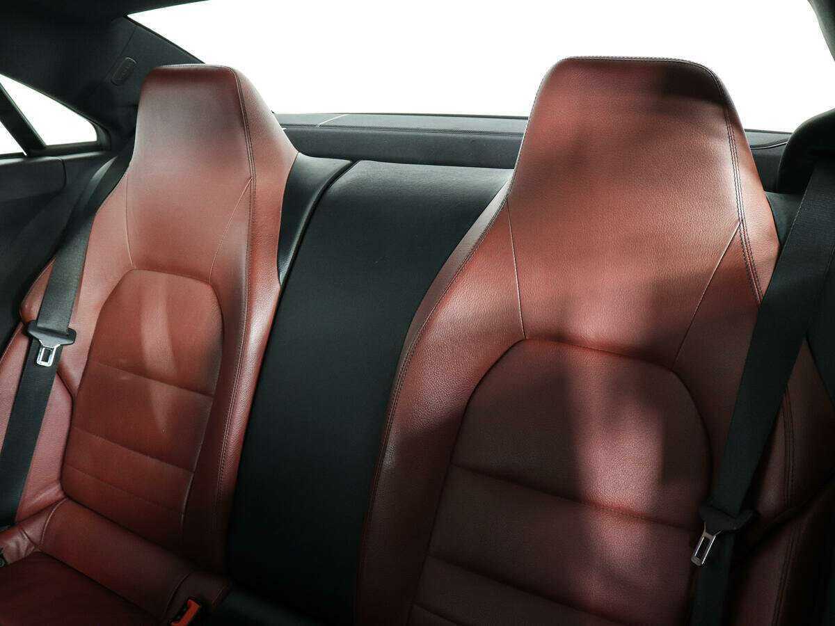 Mercedes-Benz E-Класс 2011