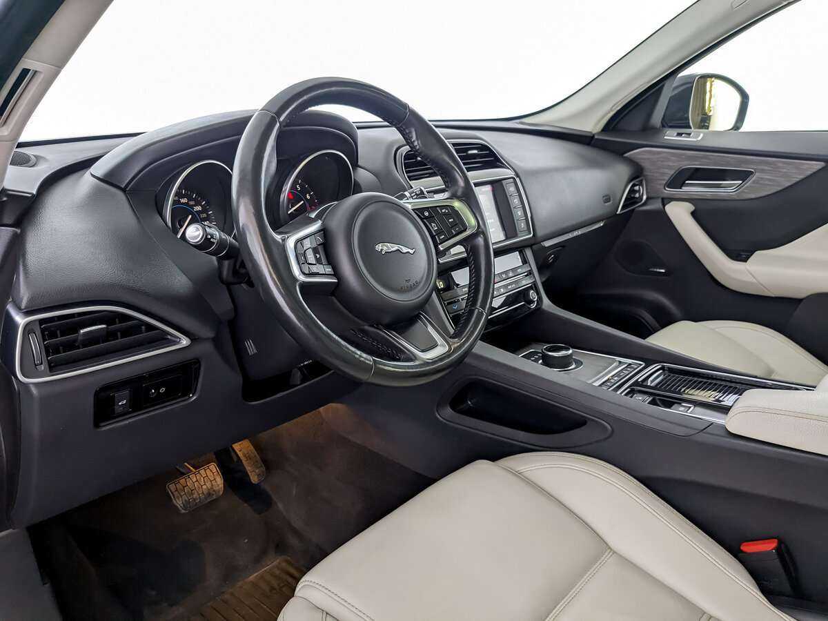 Jaguar F-Pace 2017