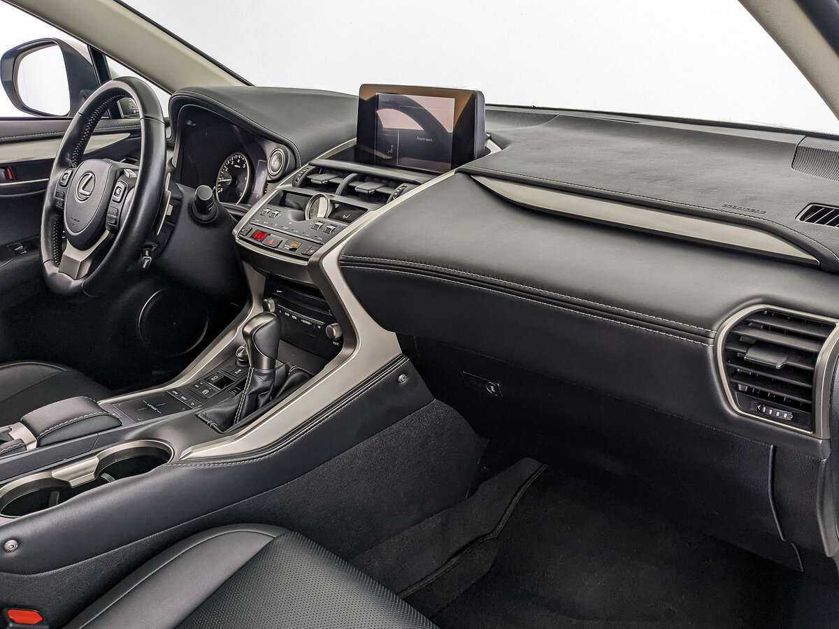 Lexus NX 2021