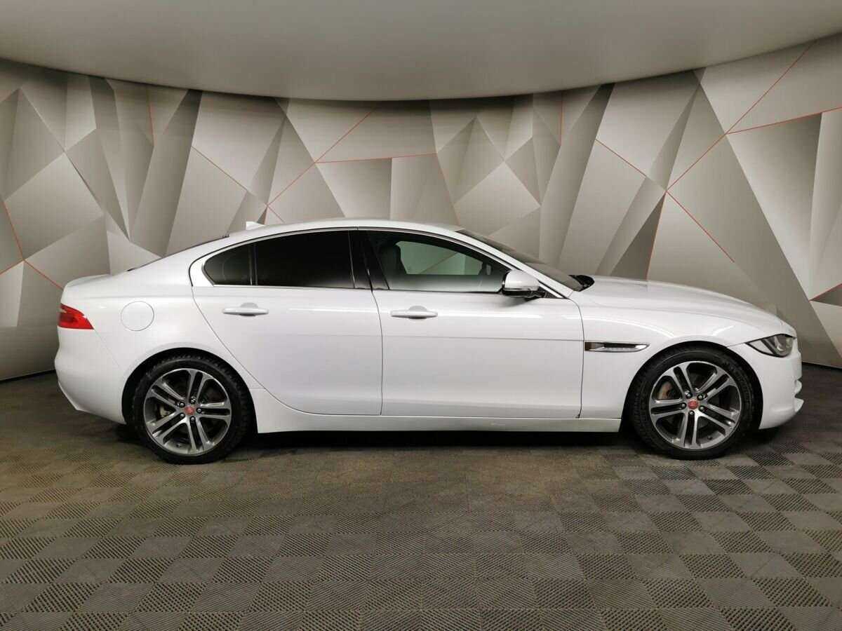 Jaguar XE