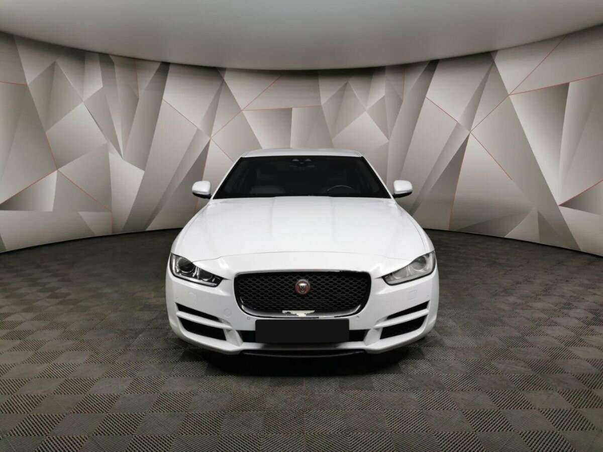Jaguar XE