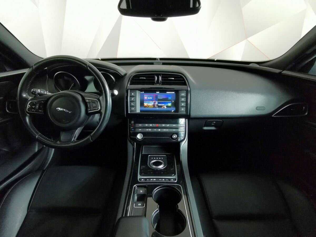 Jaguar XE 2015