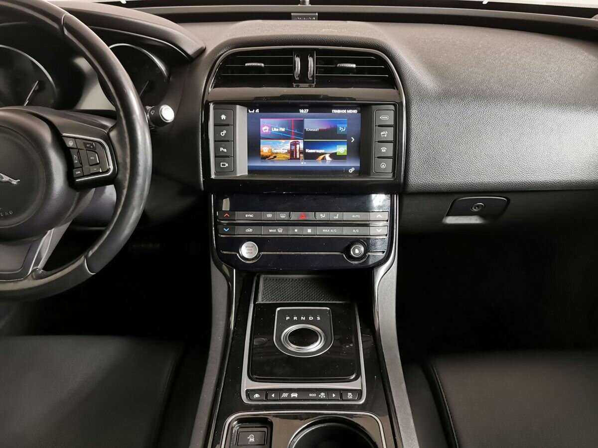 Jaguar XE 2015