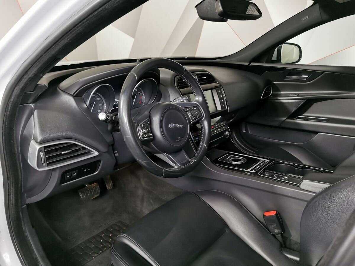 Jaguar XE 2015