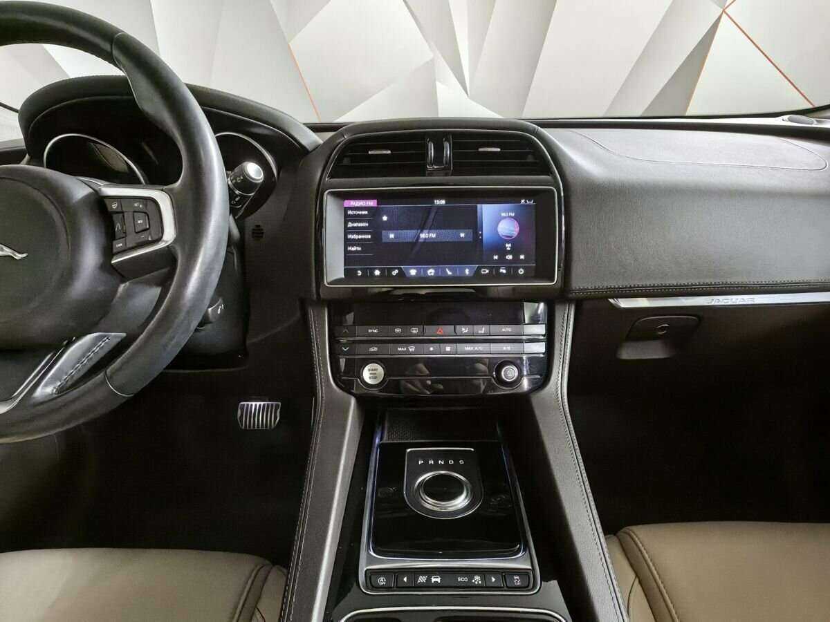 Jaguar F-Pace 2018