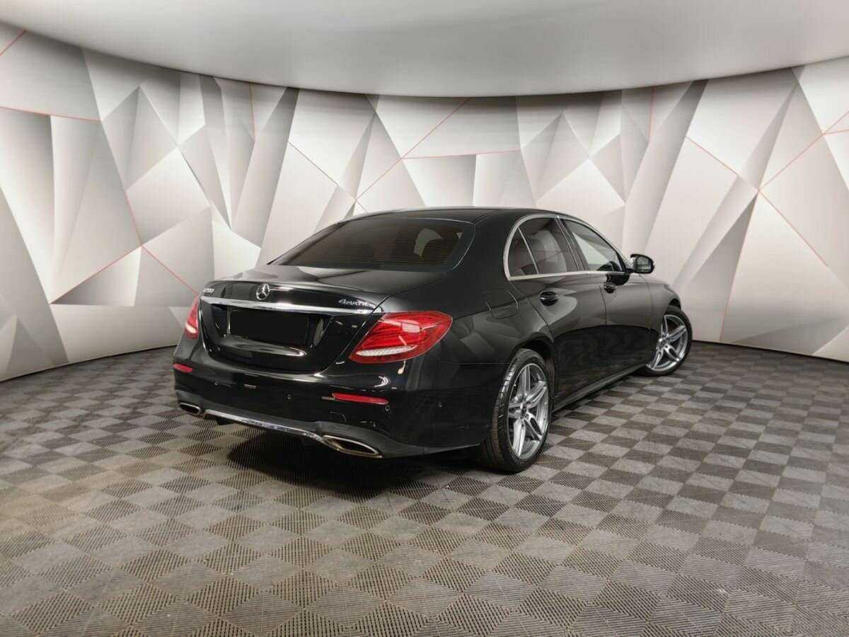 Mercedes-Benz E-Класс 2017