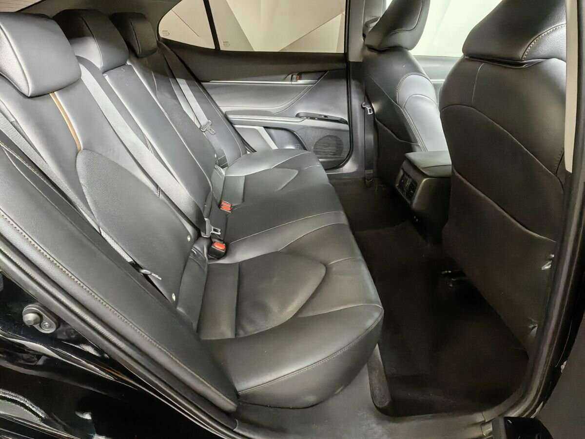 Toyota Camry 2019