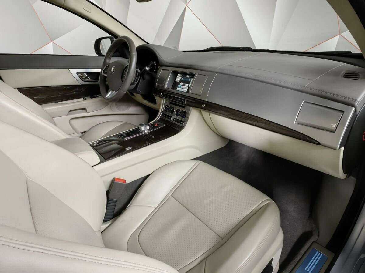 Jaguar XF 2014