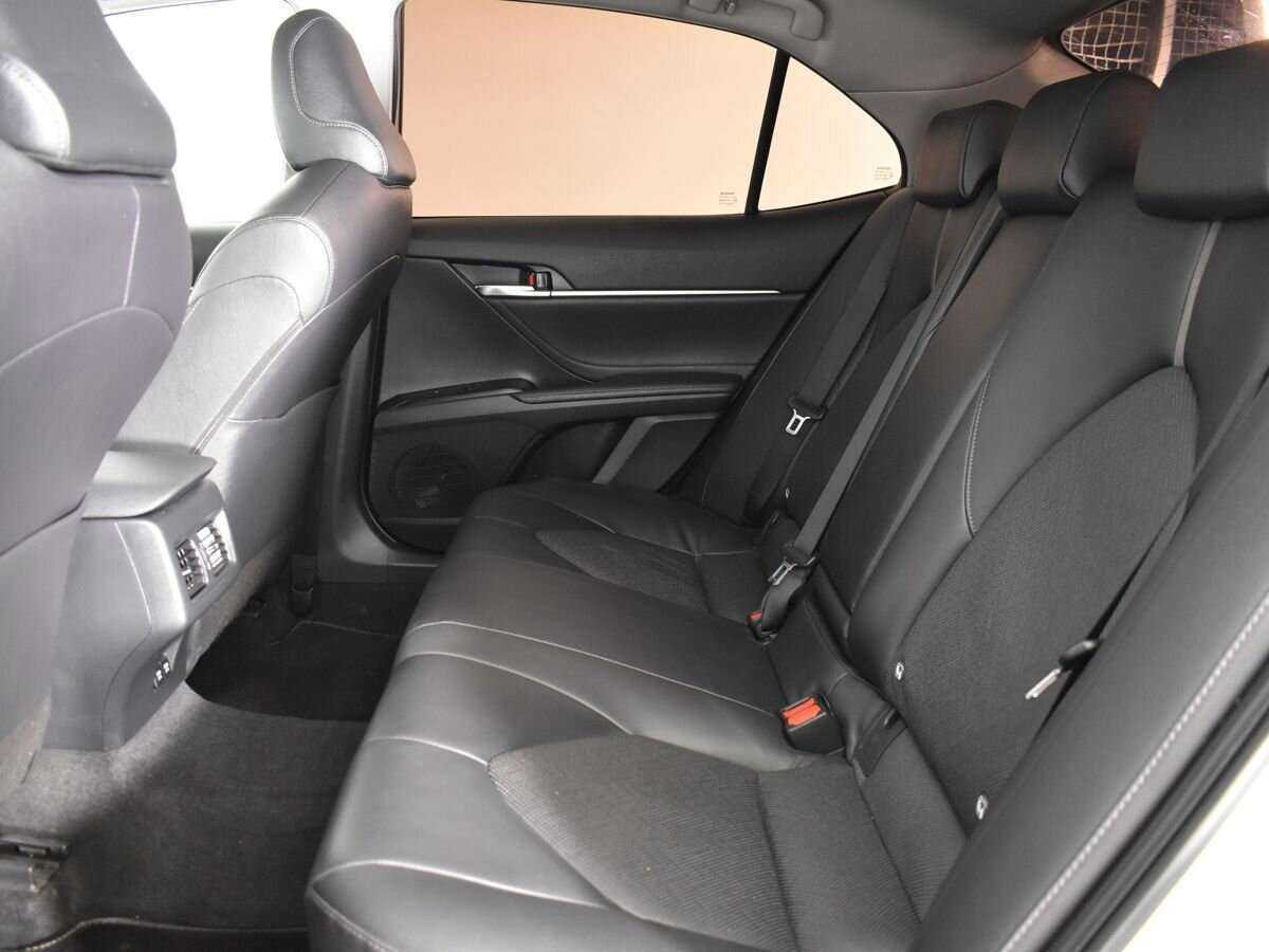 Toyota Camry 2021