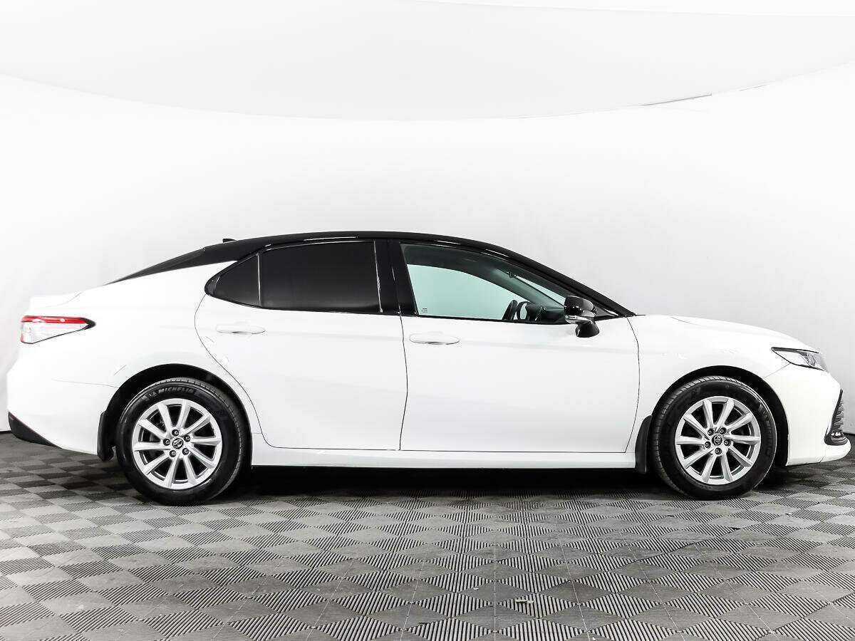 Toyota Camry 2021