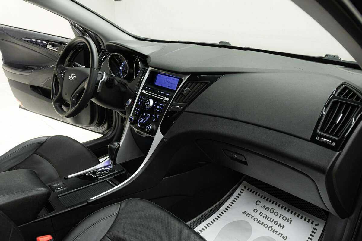 Hyundai Sonata 2011