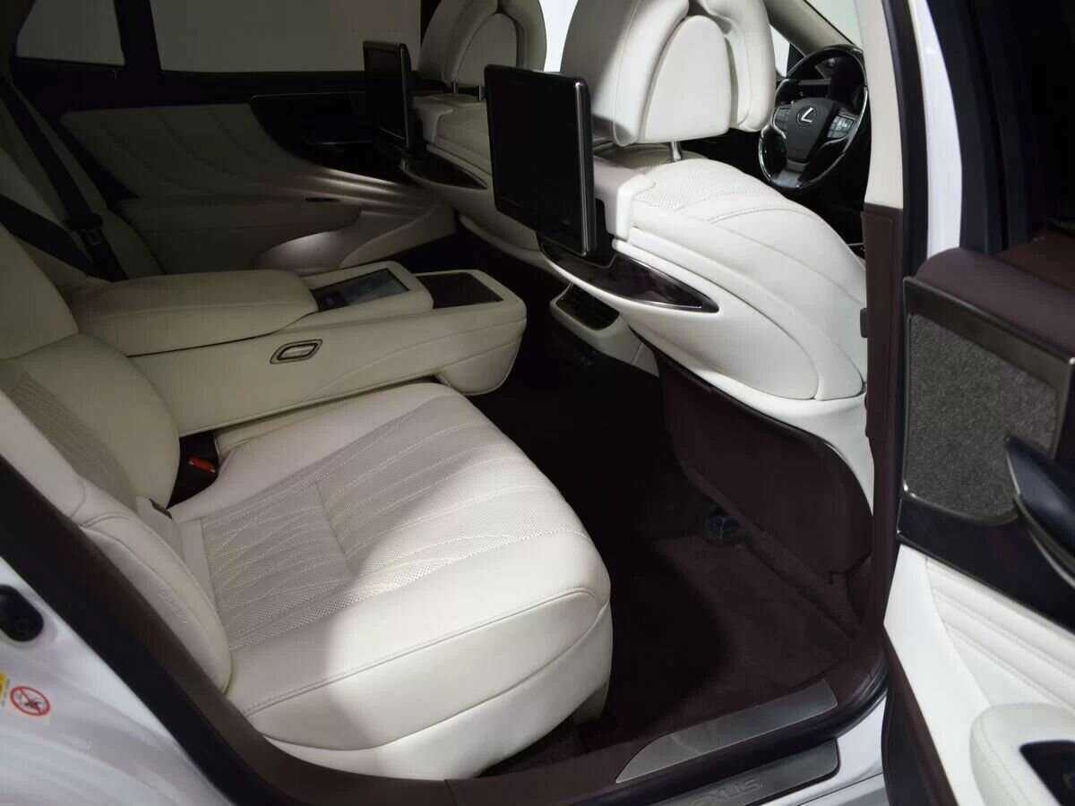 Lexus LS