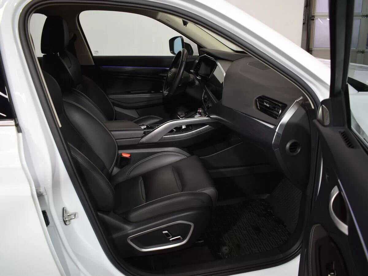 Geely Tugella 2021