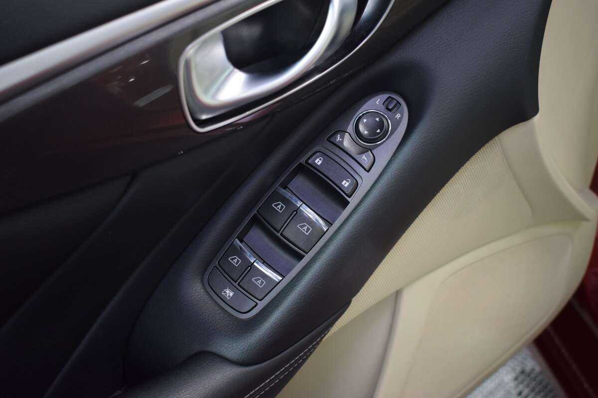 Infiniti Q50 2015