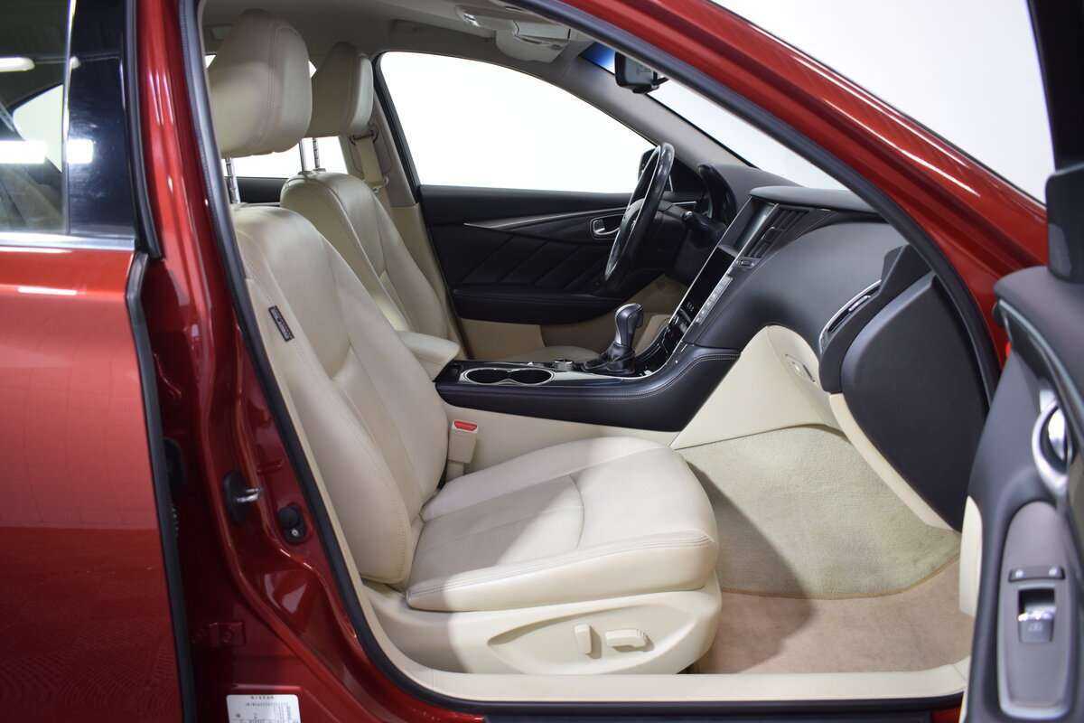 Infiniti Q50 2015