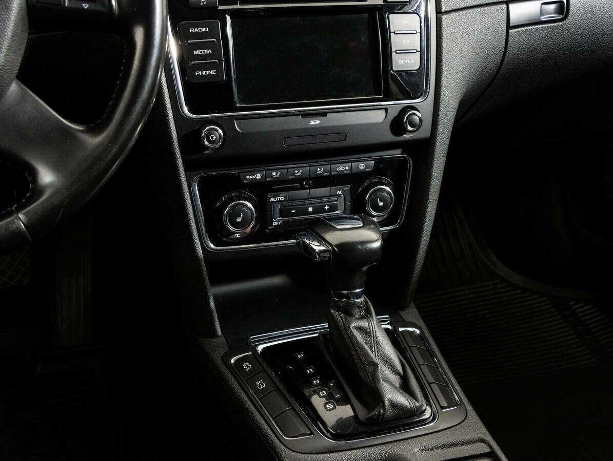 Skoda Superb 2012