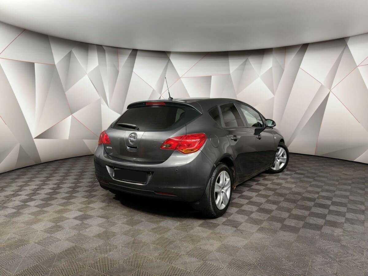 Opel Astra 2011