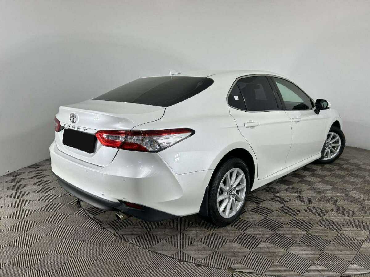 Toyota Camry 2021