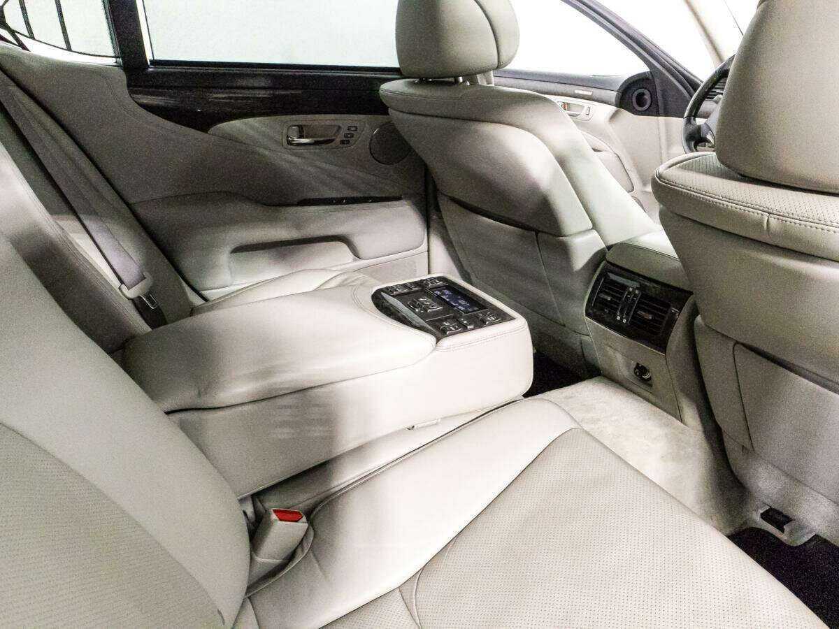 Lexus LS 2006