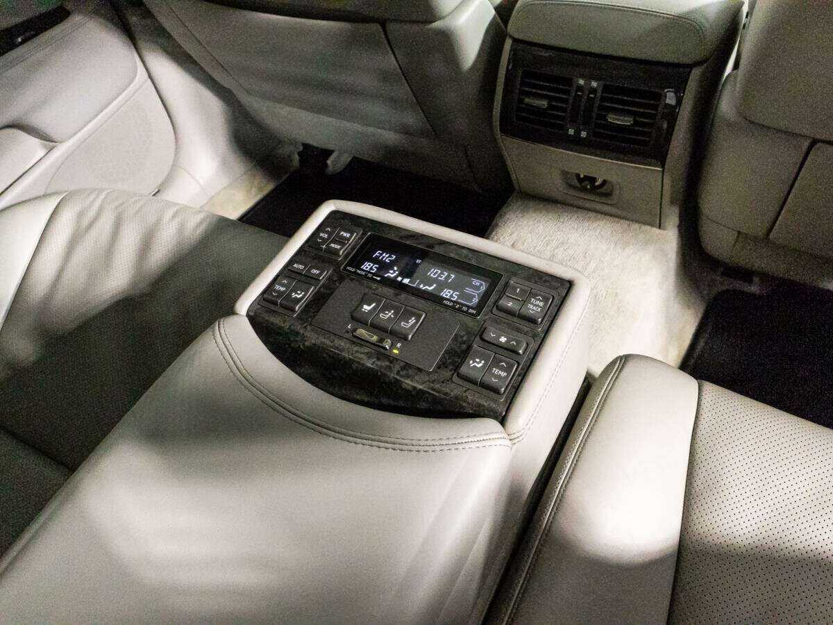 Lexus LS 2006