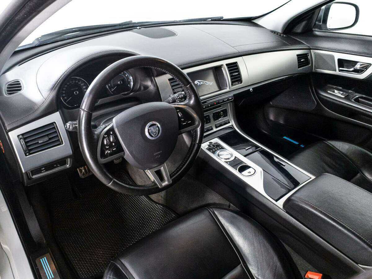 Jaguar XF 2013