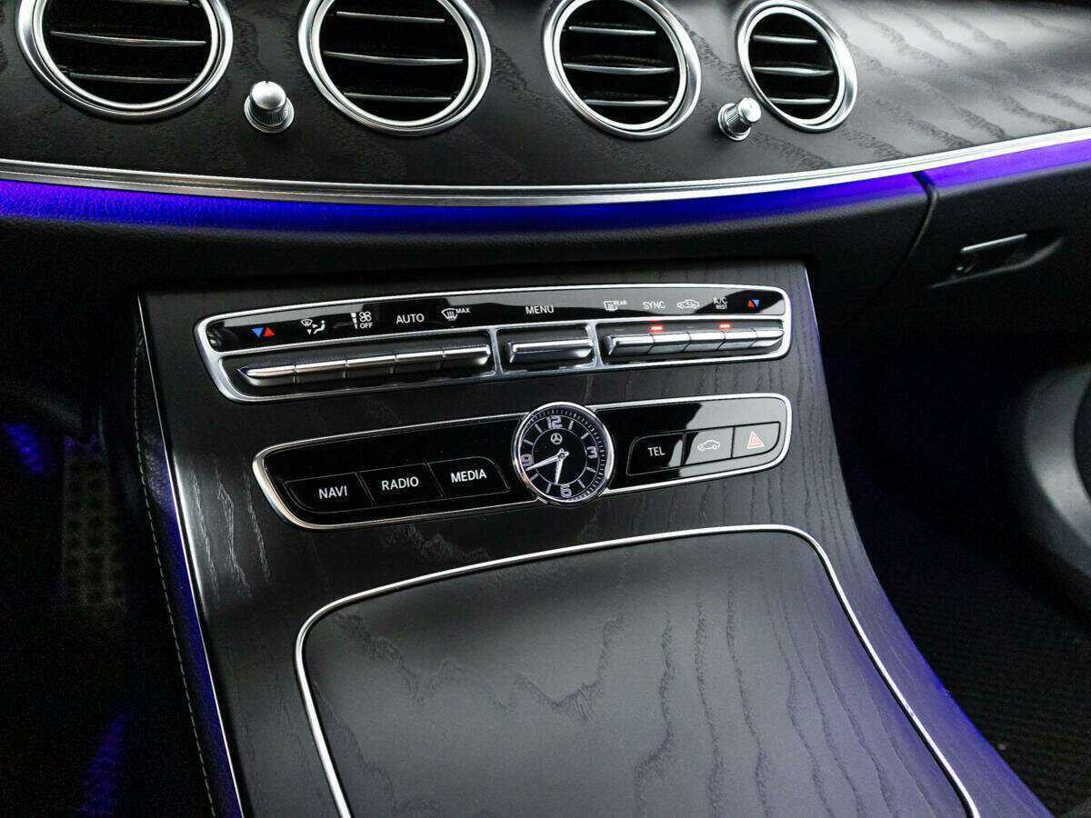 Mercedes-Benz E-Класс 2019