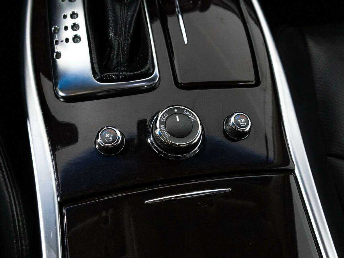 Infiniti M 2010