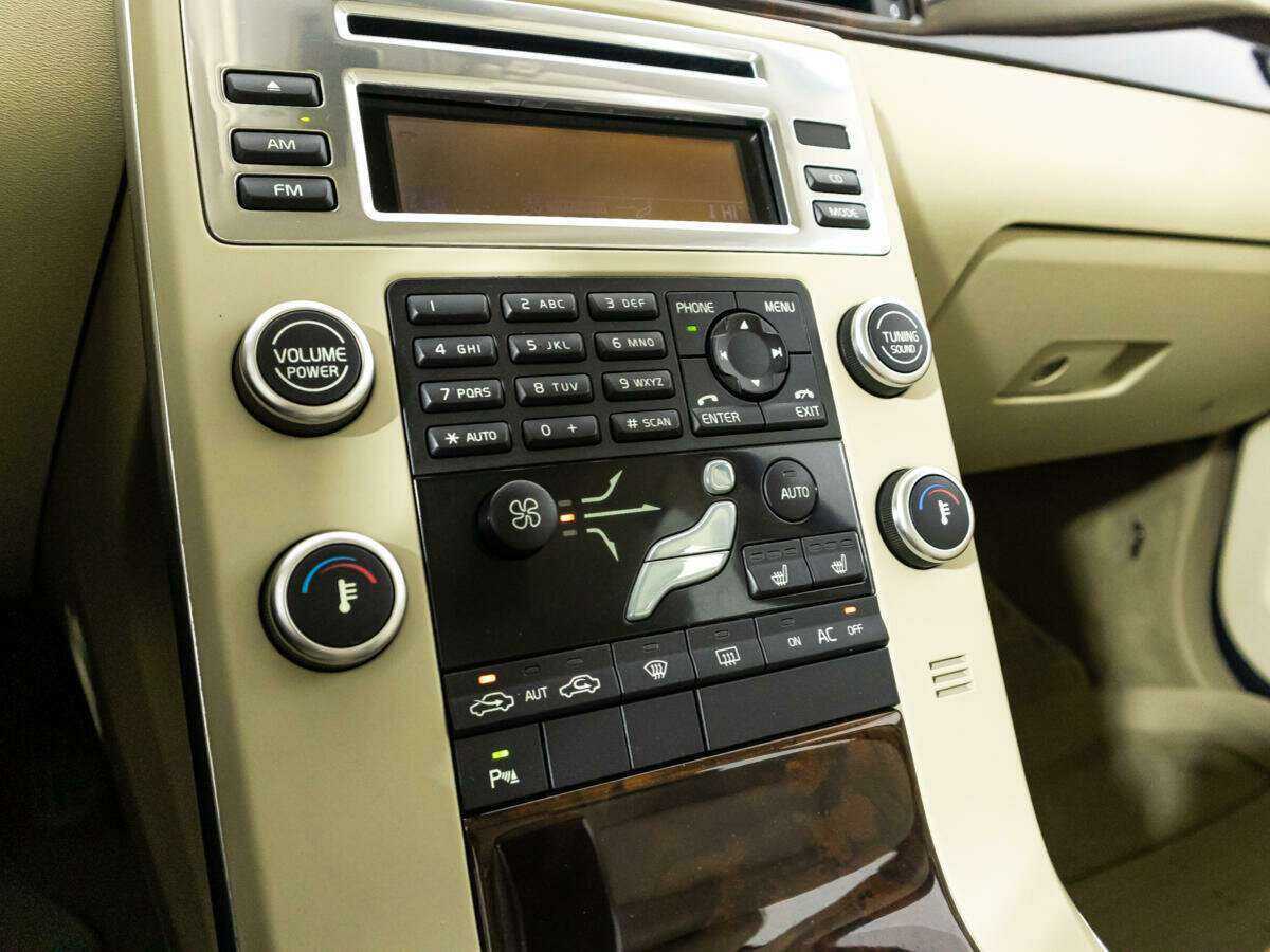 Volvo XC70 2010