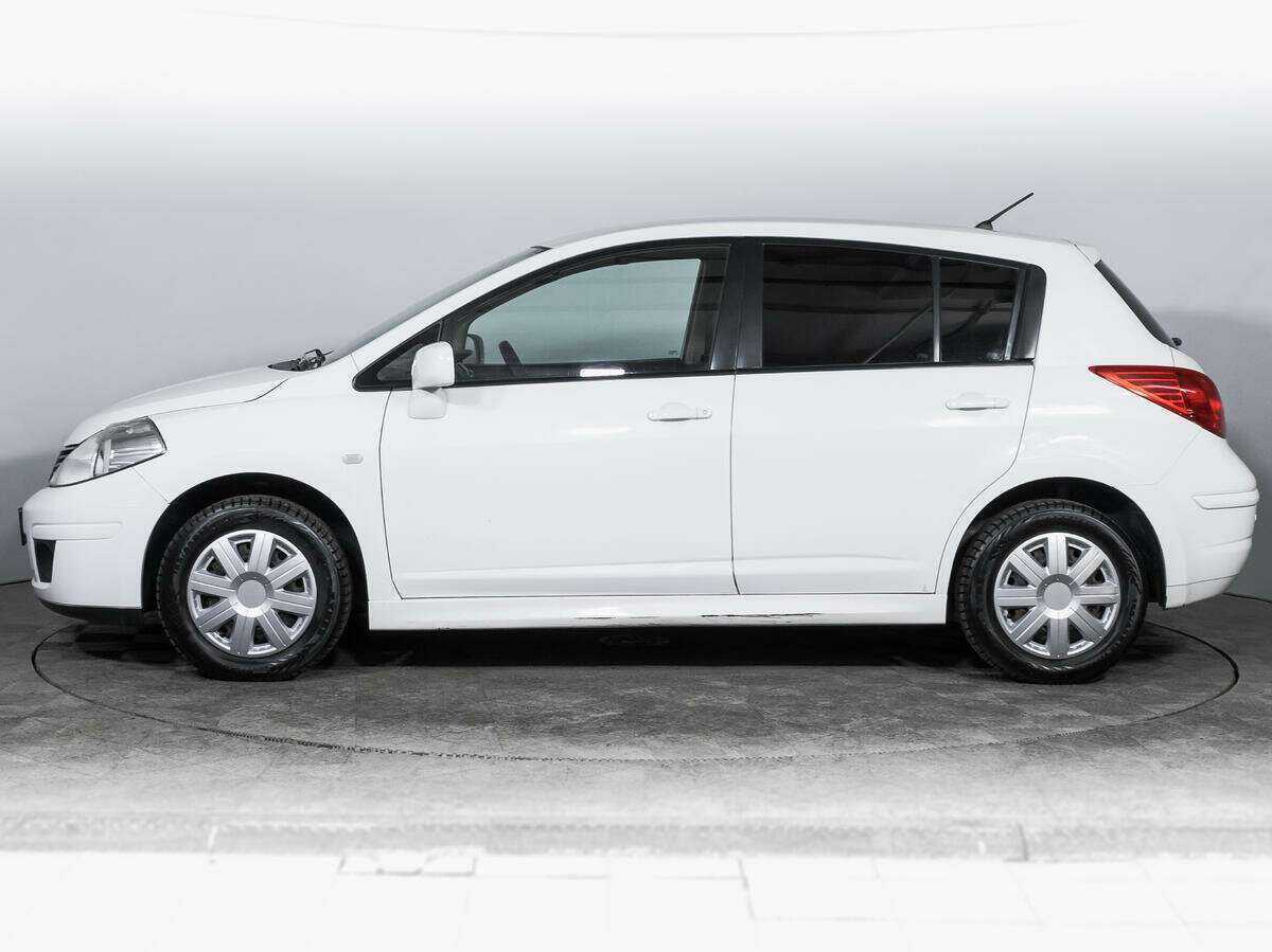 Nissan Tiida 2013