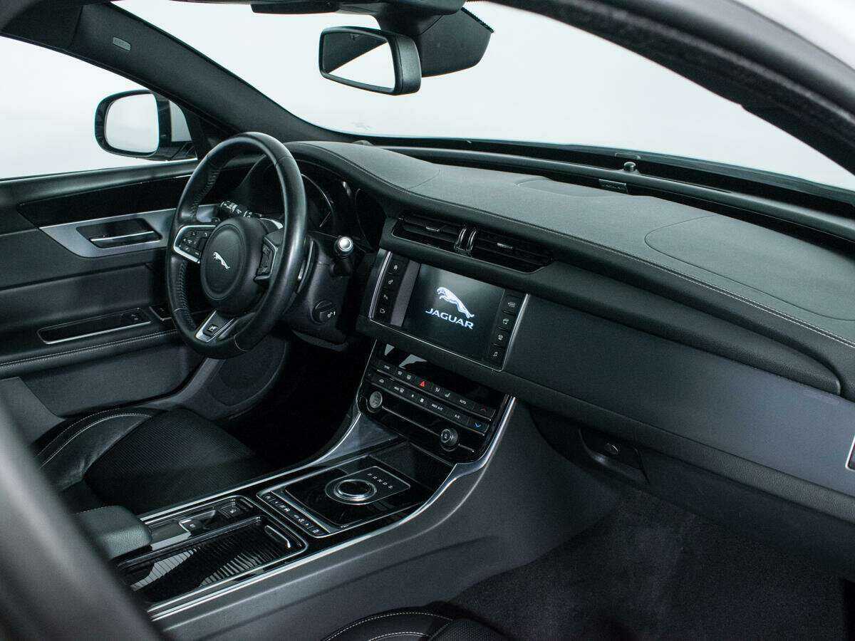 Jaguar XF 2016