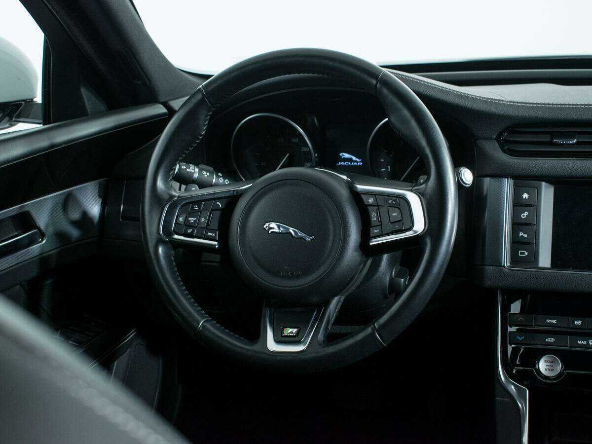 Jaguar XF 2016